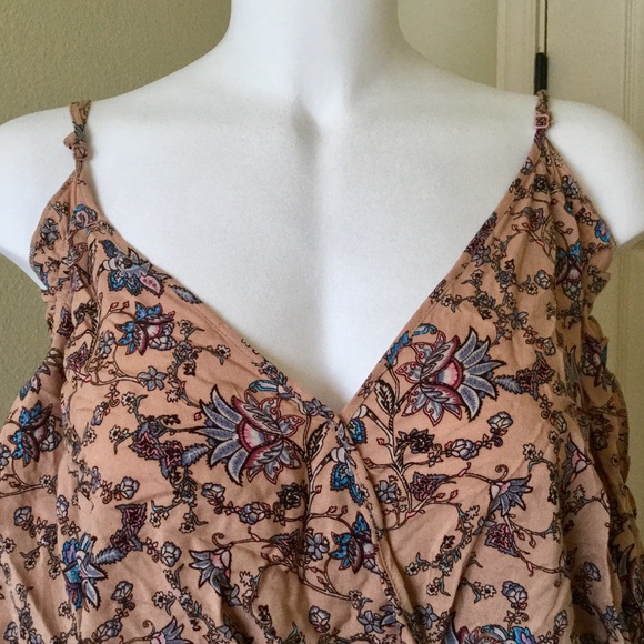 NWT En Creme Cold Shoulder Romper - Picture 3 of 6